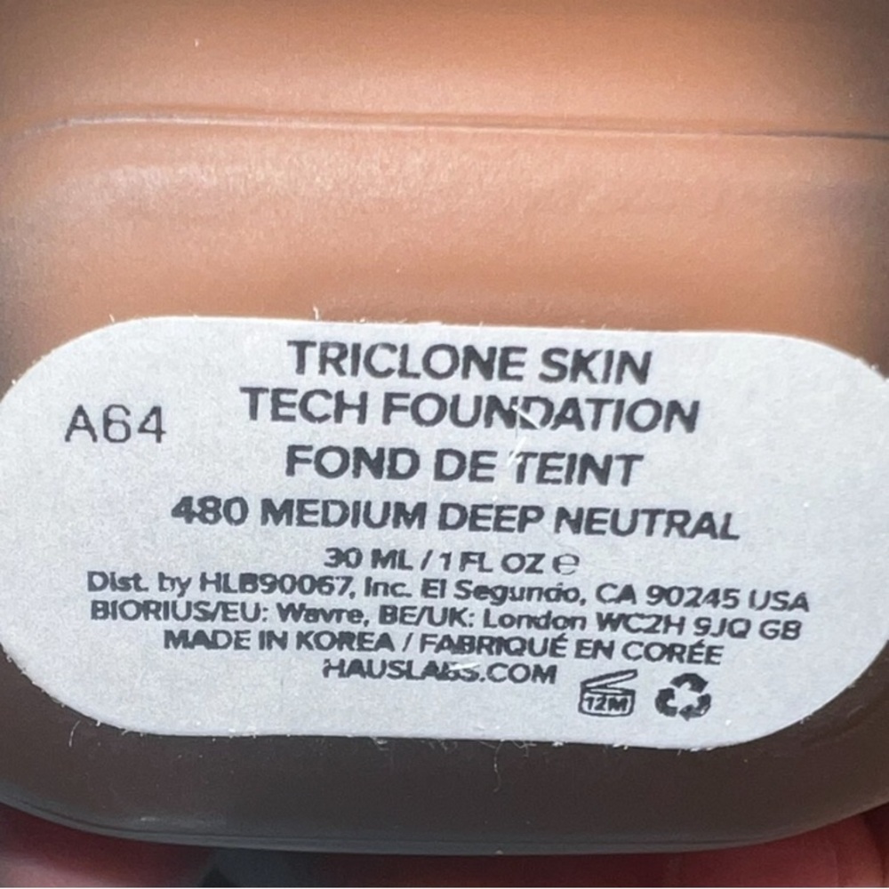 Haus Labs Skin Tech Foundation 480 - Picture 3 of 3